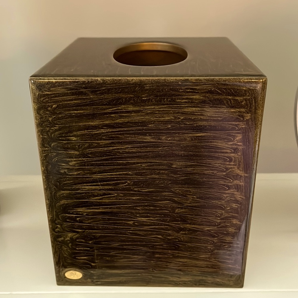 MIKE + ALLY Boutique NYC Tissue Box Cover NEW Bath Accessories